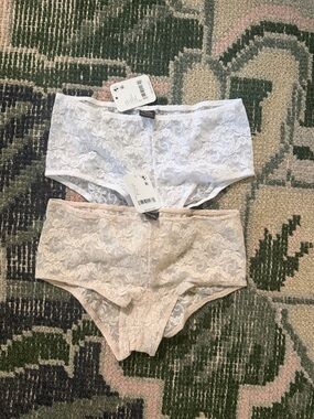 NWT Only Hearts Lace Boyshort Panties in White and Beige small